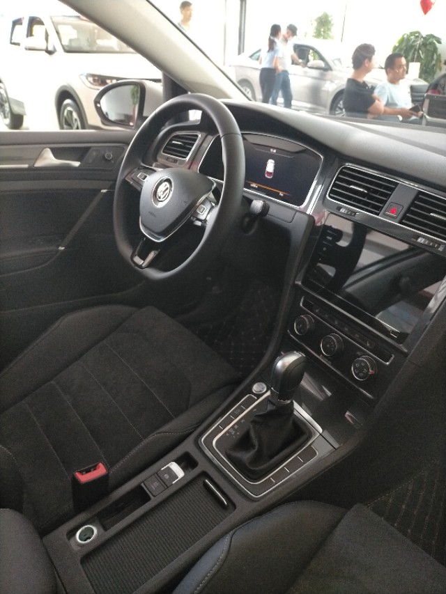 高尔夫2019款280tsidsg舒适型,高尔夫2019款280tsi自动舒适型