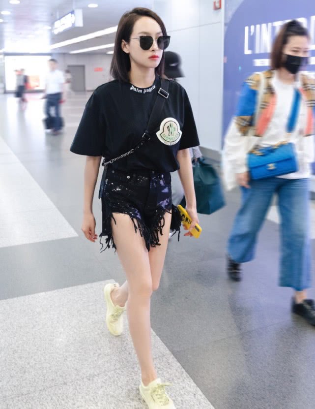 夏天流行穿奶奶裤显高又显瘦,现在流行破洞热裤