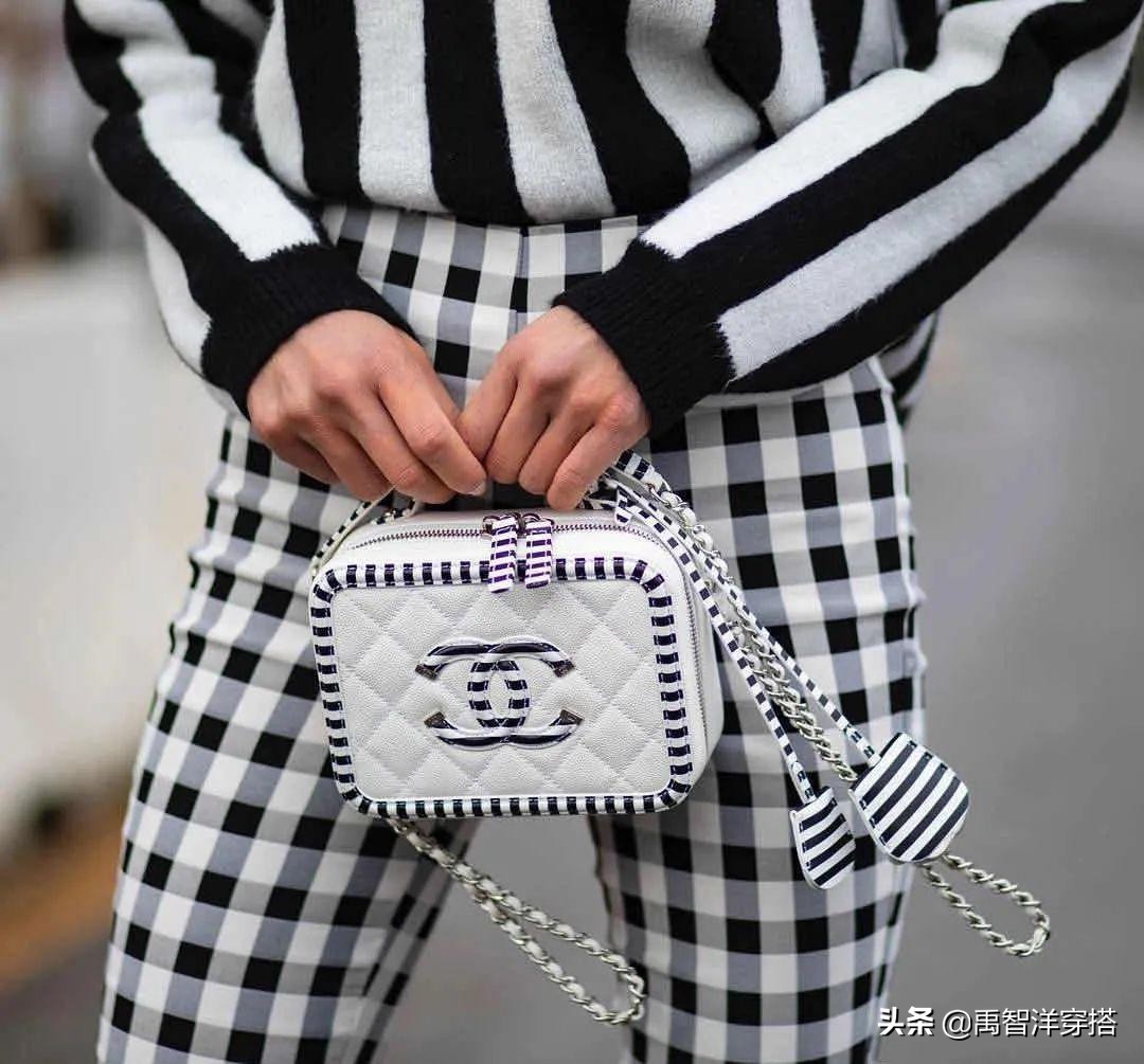 刘雯带货当下最流行包包，买它！