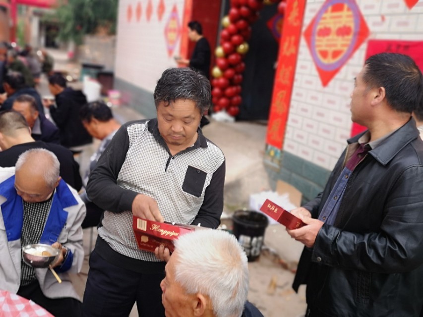 10元红旗渠烟怎么样,10元红旗渠香烟图片