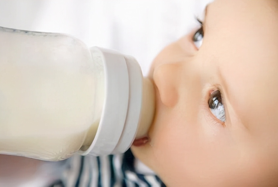 宝宝在哪种情况下必须换奶粉,宝宝在什么情况下需要转奶