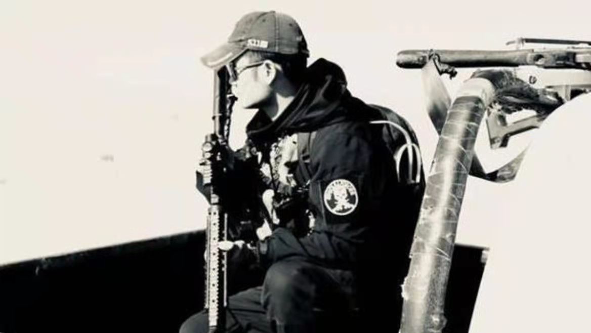 陕西小伙去伊拉克卖命,十九岁小伙为挣100万去伊拉克当兵