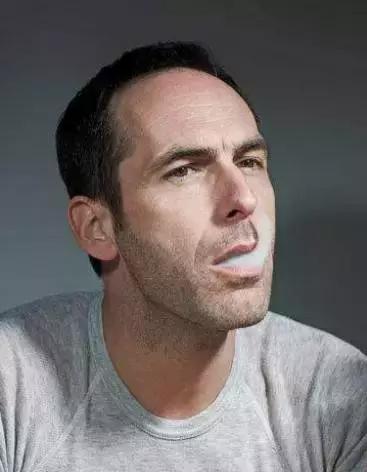 人到中年牙齿松动疼痛,人到中年连牙齿都开始危机了