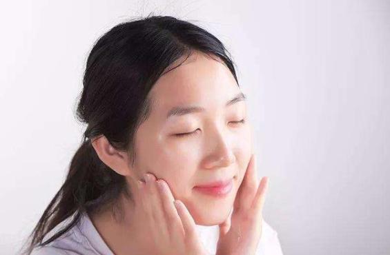 蛋清小苏打敷脸的正确方法,面粉敷脸加小苏打能美白吗