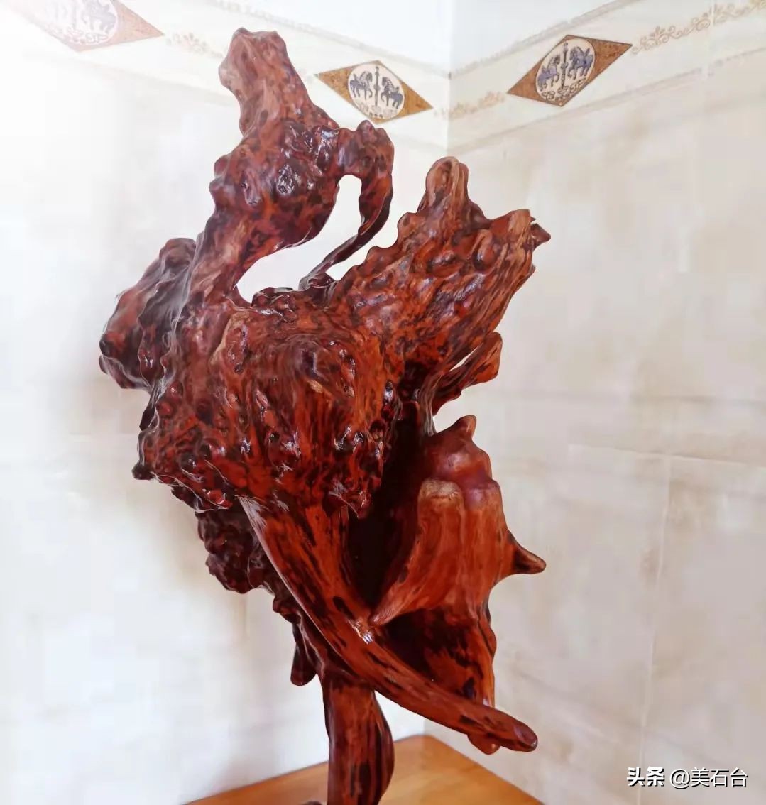 圆形黑色玻璃陨石100左右价格,最值钱的石头玻璃陨石