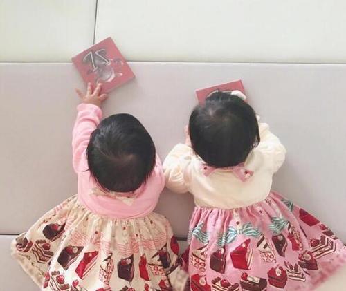 谢娜秀马甲线怀二胎,谢娜挺孕肚的照片