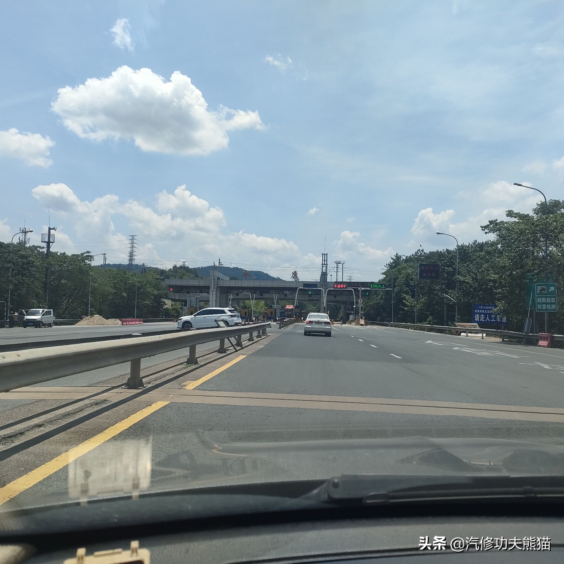 宝马e90325i2007款,宝马e90漏机油通病