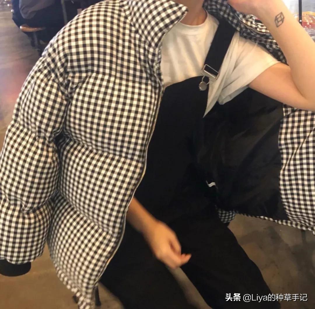 满大街都是骆驼羽绒服,满大街都在穿皮草外套长靴真洋气