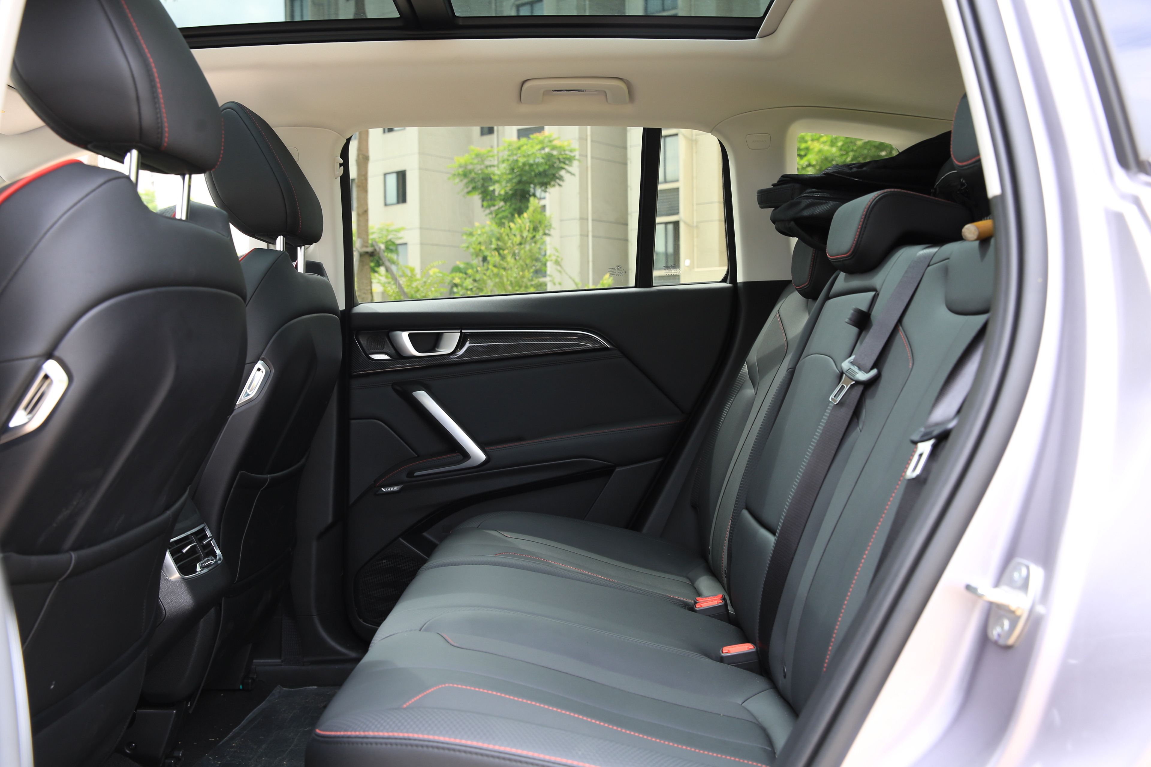 15万预算放弃了低配的合资车,吉利icon5