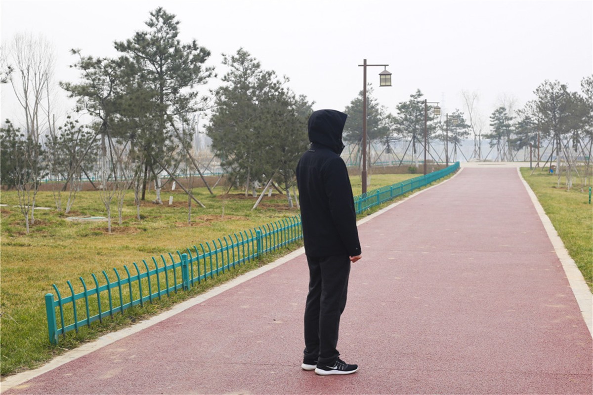 jackwolfskin狼爪男士冲锋衣,狼爪冲锋衣与普通冲锋衣有何区别