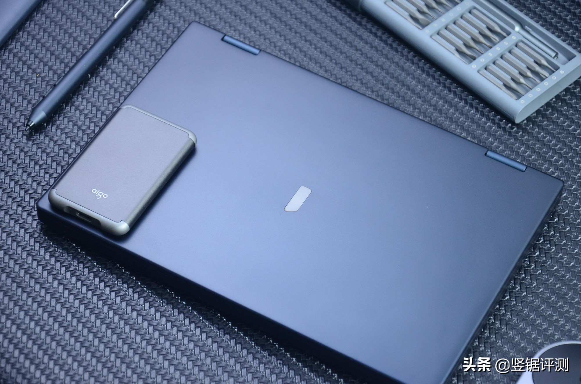爱国者aigos7pro512g移动固态硬盘,爱国者aigo2tbssd固态硬盘评测