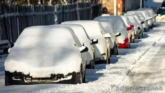 机油桶上5w30什么意思,机油的5w-30代表什么