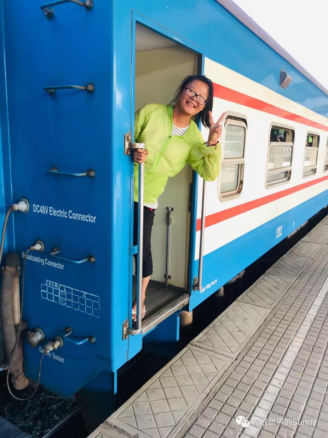 流浪非洲，乘坐中国援建火车去赞比亚，满满的亲切