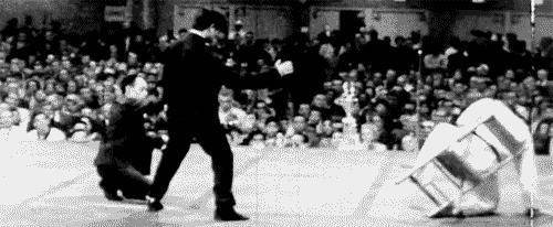 李小龙在1973年怎么了,李小龙当年突然暴毙有多震惊