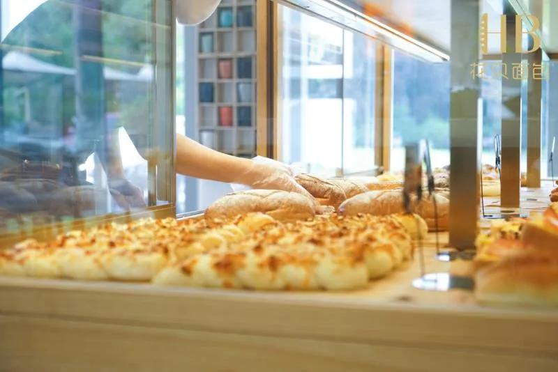 上海华贝面包哪家好,探店现烤面包