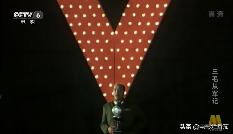 “我们都是小把戏”，这部92年神作，对成人世界的暗讽不输周星驰