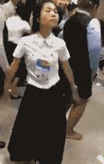 搞笑gif你们这些城里人太会玩了,搞笑gif逗比的世界你永远理解不了