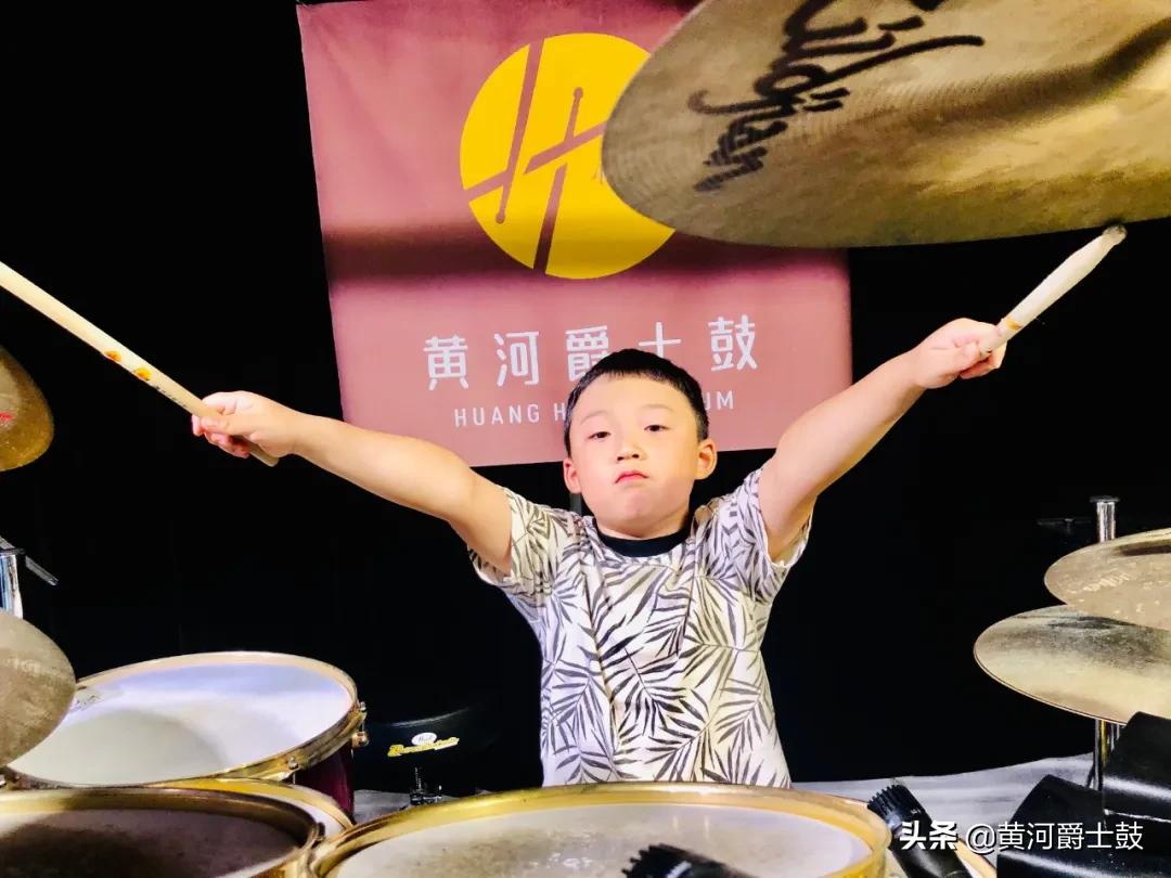 缁嗚鍥藉,缁嗚鑹烘湳鏁欒偛