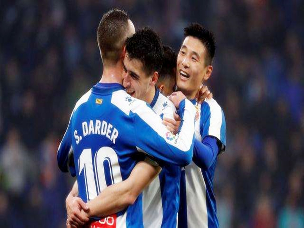 留洋足球青训去哪个国家好,留洋和青训