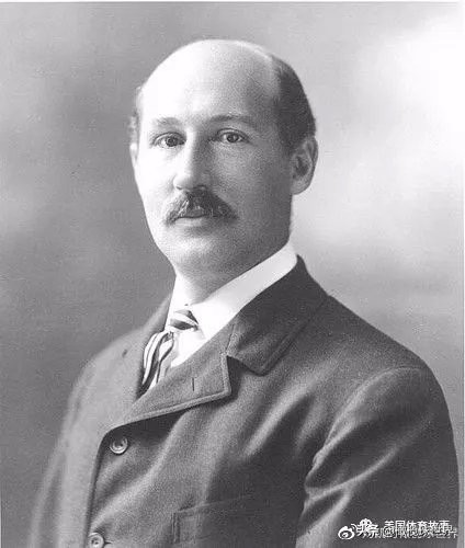 美式橄榄球起源于哪里,橄榄球由什么演变而来