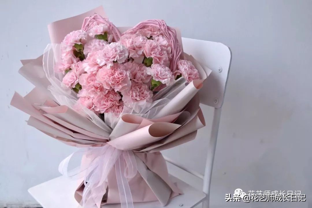 除了康乃馨以外送给妈妈什么花,母亲节送妈妈一束康乃馨