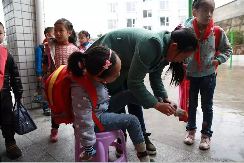 万源“折翼”女孩“脚上功夫”了得