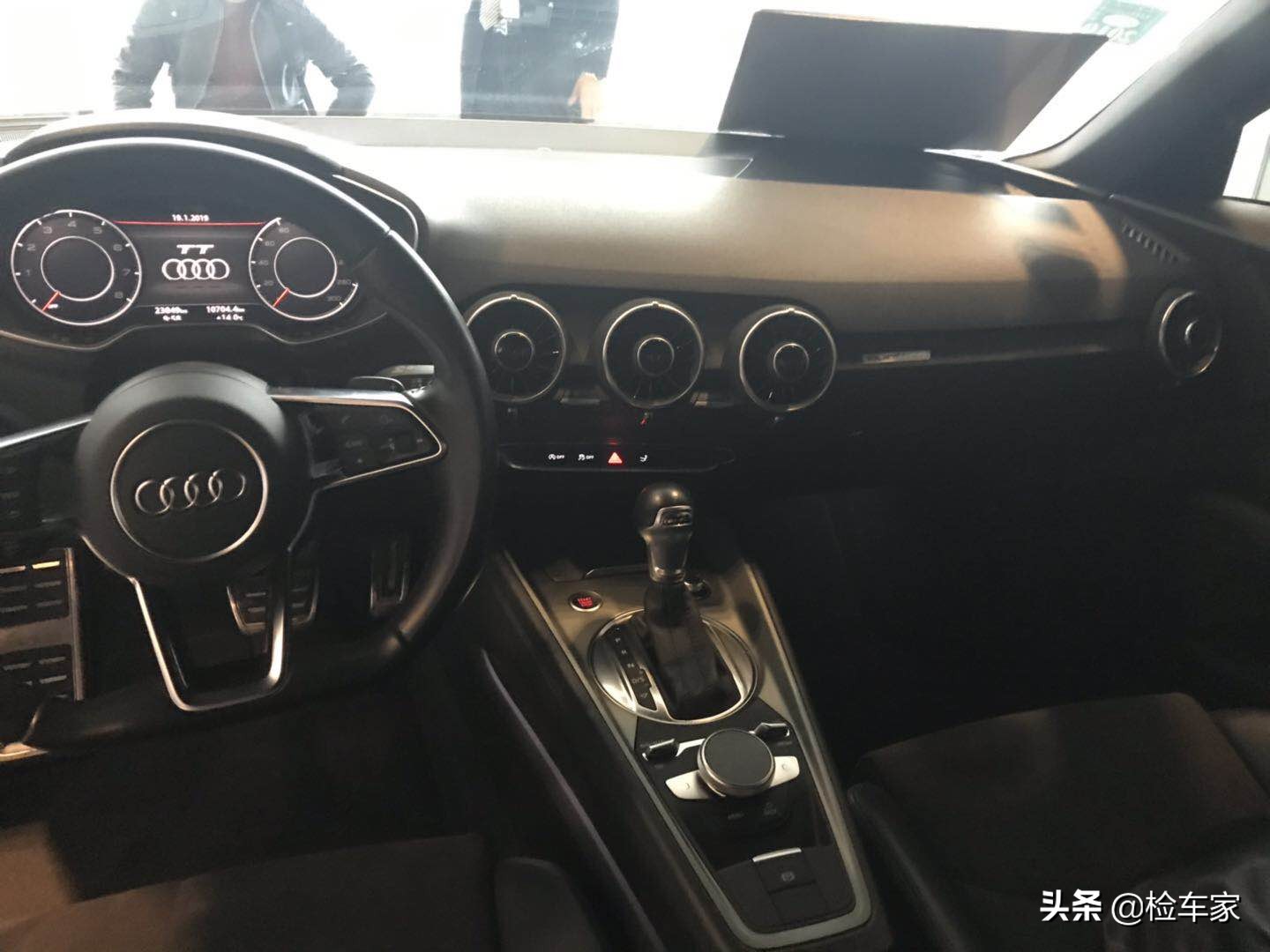 30多万的奥迪tt二手车,tt奥迪值得买吗