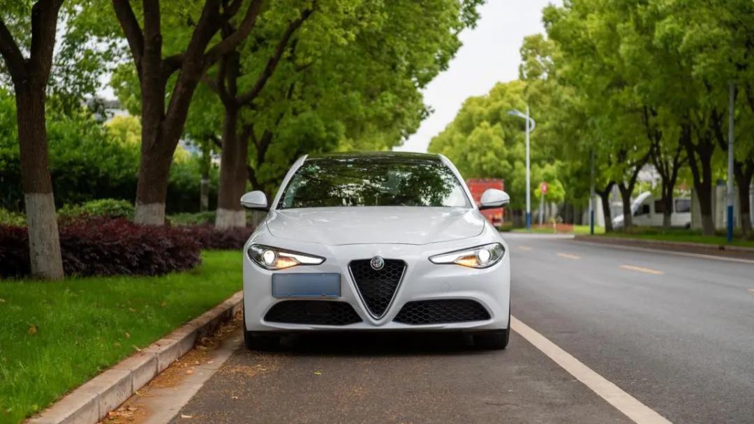 意大利风情满载的阿尔法罗密欧Giulia,还有个名字叫做“勇气”