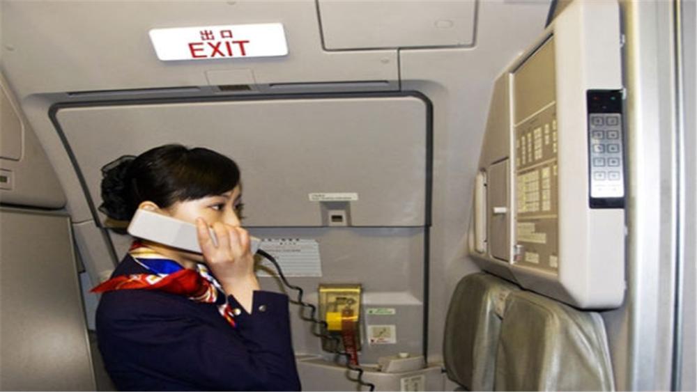 飞机上哪些东西可以免费要,飞机上可以和空姐索要什么东西