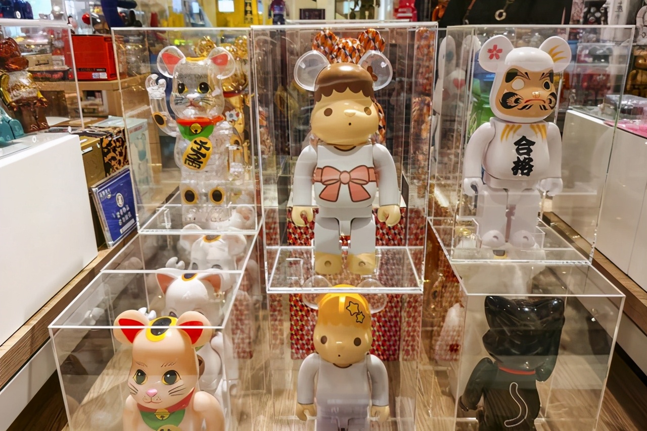 如何看待玩具熊被炒到高价的现象,2000元玩具熊被炒到3万