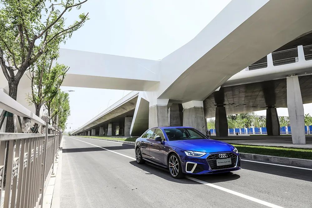 试新奥迪a4,全新a4l路试