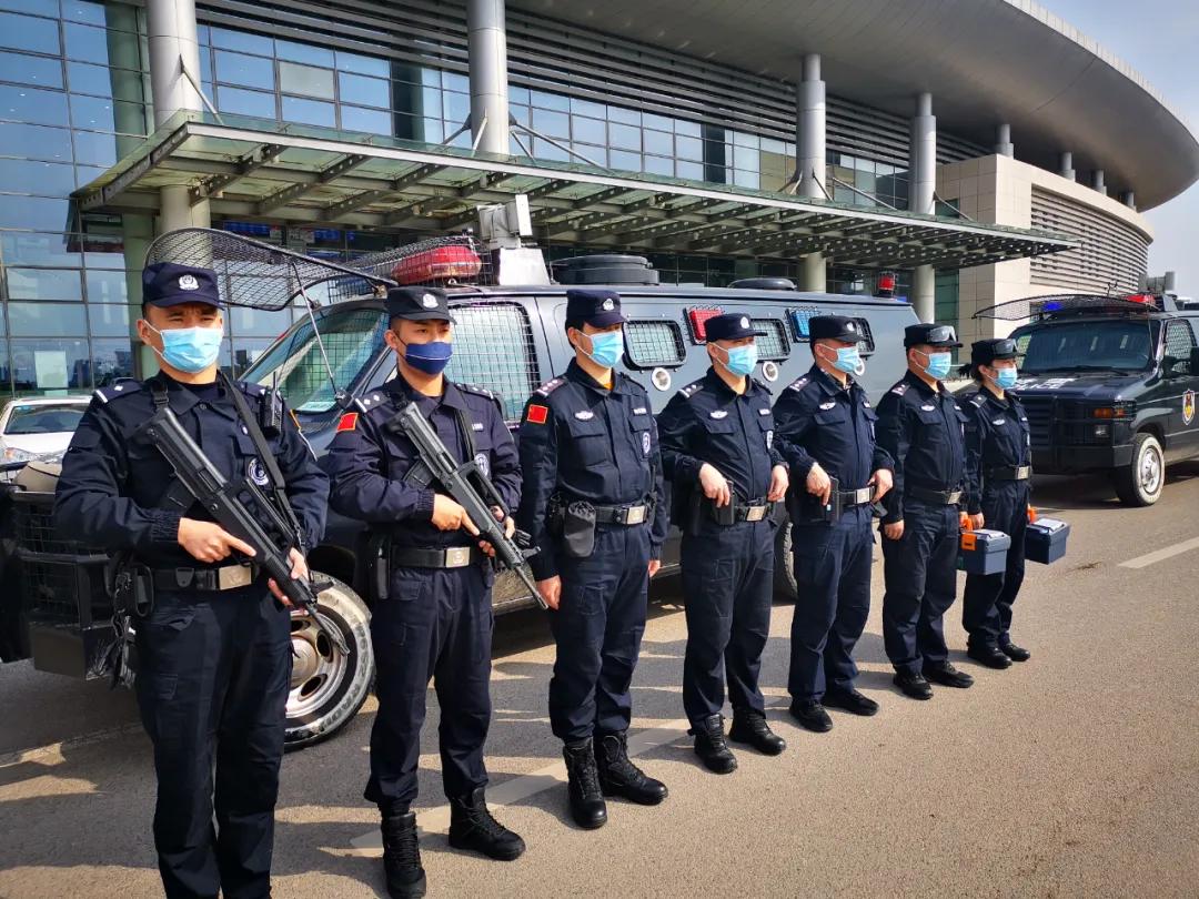 警察忙碌不回家,警察不回家下班吗