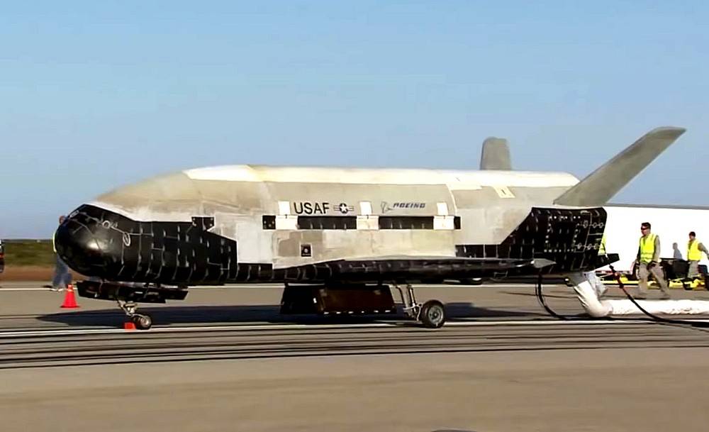 全球爱好和平国家的噩梦“达摩克里斯之剑”X-37B70图