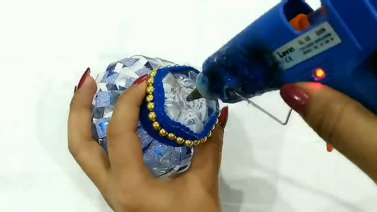 塑料瓶手工灯笼制作方法大全,塑料瓶手工制作灯笼教程图解