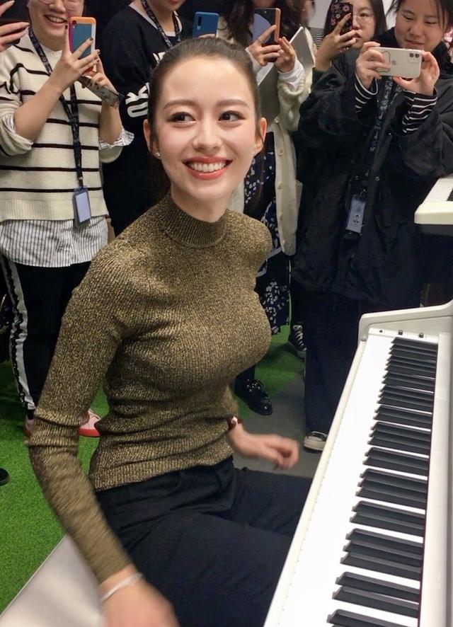 郎朗老婆吉娜魔鬼身材,郎朗老婆吉娜身材怎么保持