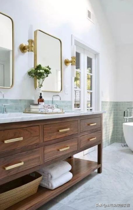 浴室柜陶瓷的好还是木质的好,浴室柜是pvc的好还是实木的好