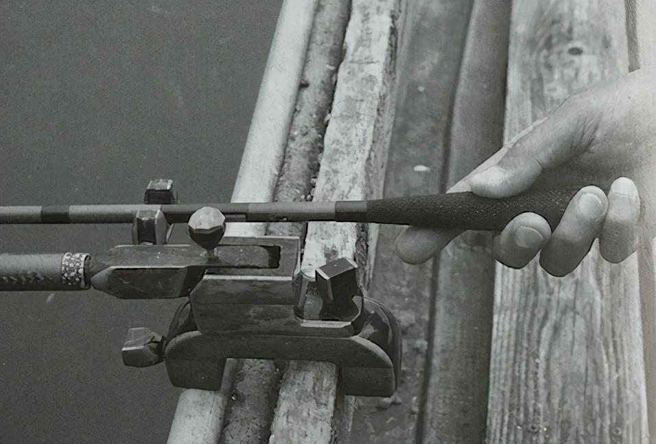 日本钓鲫鱼用什么饵料,暖春钓鲫鱼饵料配方表