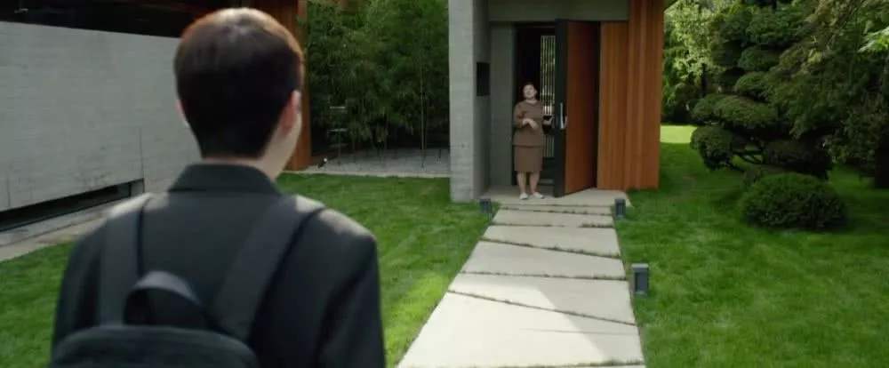 韩国寄生虫电影解析,韩国高分电影寄生虫全篇