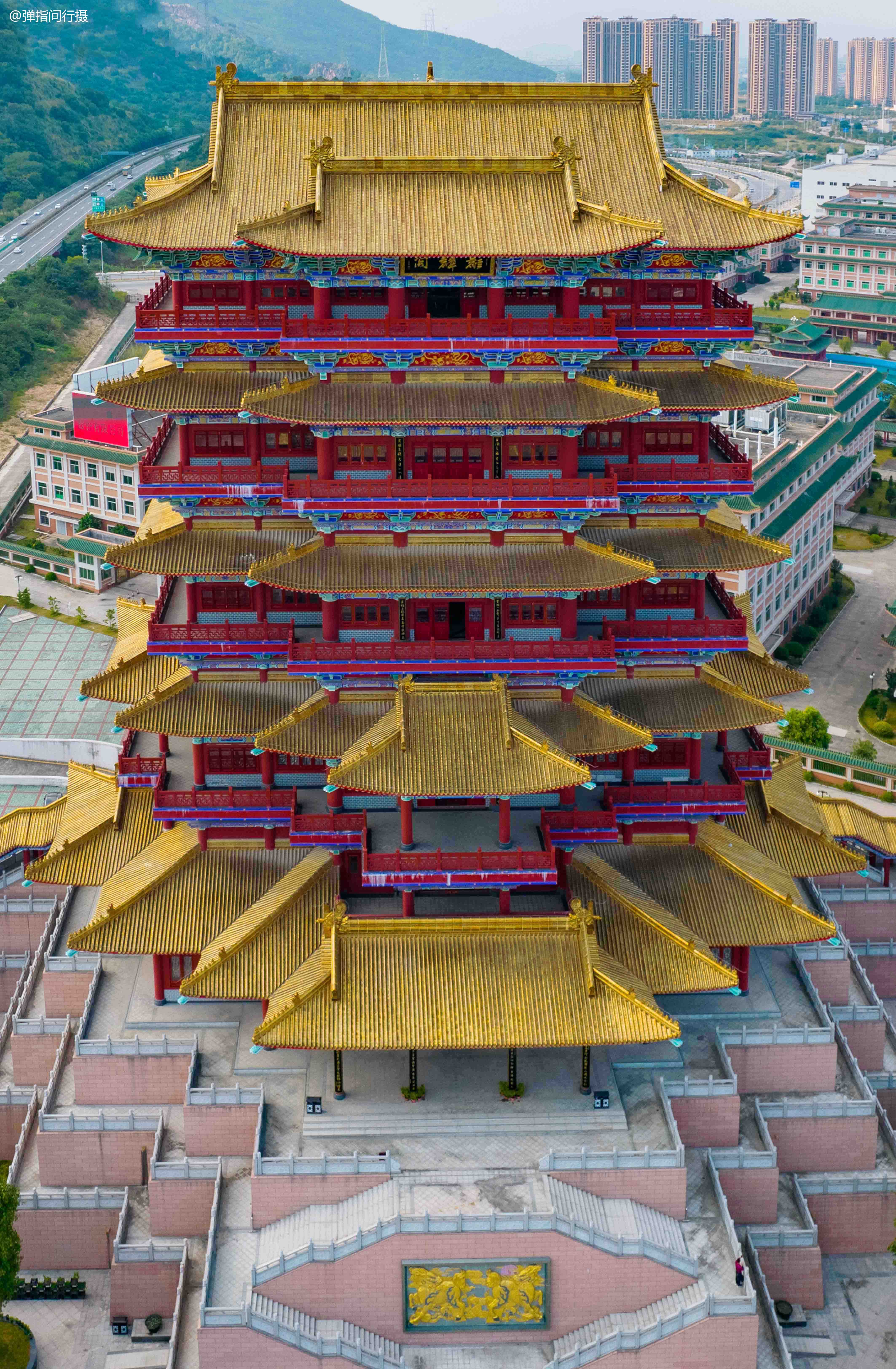 潮州版“黄鹤楼”，由中药世家斥巨资兴建，纪念一位妇幼科女医师