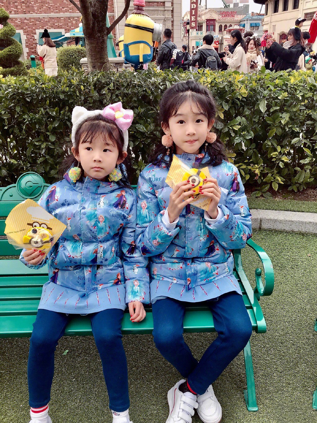 陆毅两女儿穿毛衣,陆毅女儿穿的裙子