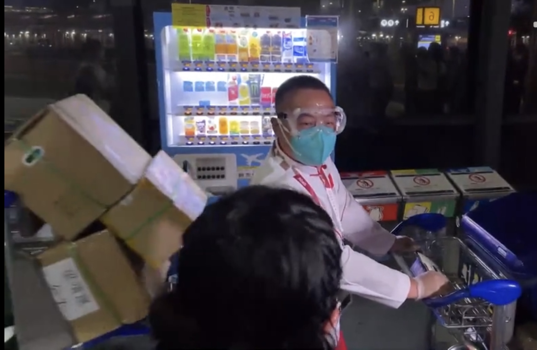 国乒面对外国记者,国乒被围观