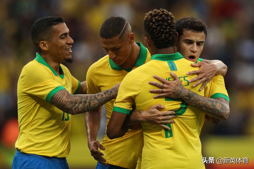 晨读-队史第二座奖杯！他们是真正的黄金一代