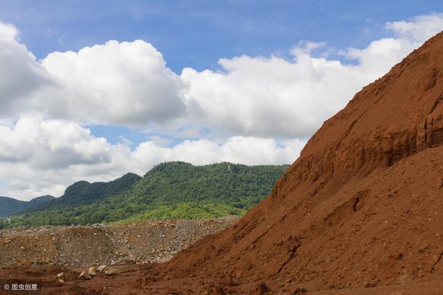 为什么南方多红色土壤,为什么南方红土北方黑土