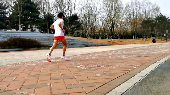 既能跑步又能上街的运动鞋