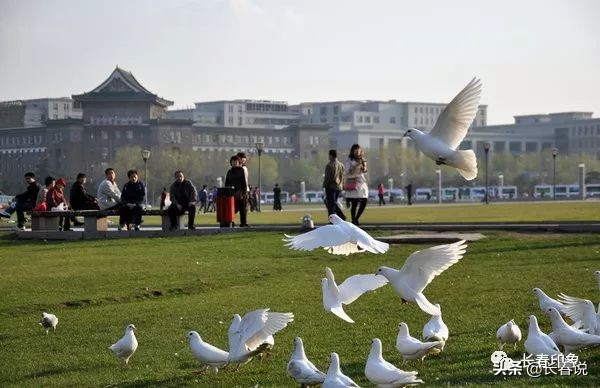 长春人民大街80年代和现在的变化,长春解放前的红旗街