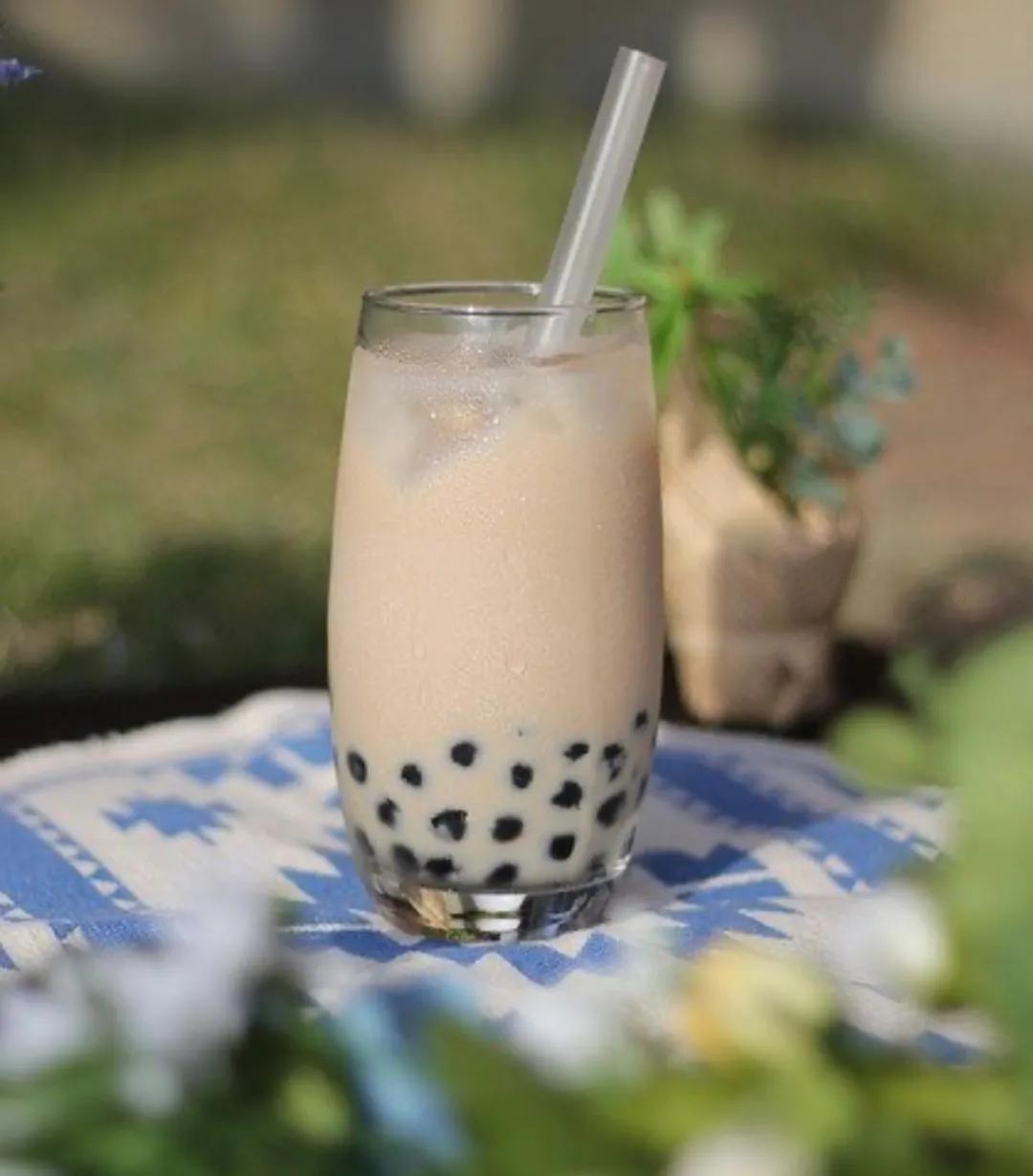 请你喝秋天的第一杯奶茶英文,秋天的第一杯奶茶起源于哪里英文