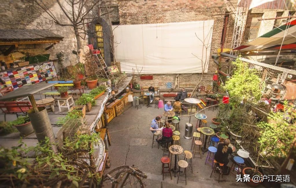 这个国出产邓文迪的前男友、不存在的热门景点，饮食堪称欧洲川菜