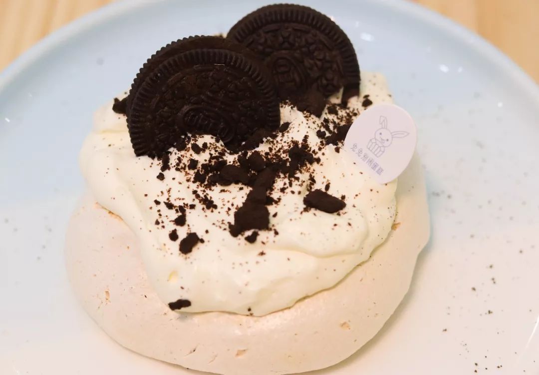 圆每个妹剂C的公主梦，这家店现在婚纱免费试，饮品+蛋糕请你食