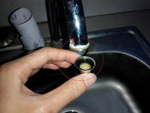 冷热水龙头怎么更换电热水龙头,水龙头怎么更换才是正的