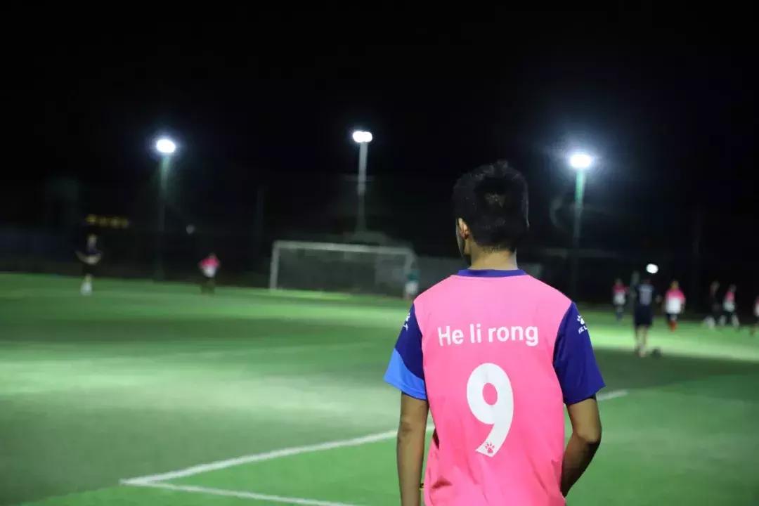 丽江人民对足球的热爱,丽江人都喜欢踢足球